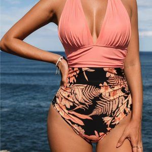 CUPSHE  Havana Tropical Plunge Halter